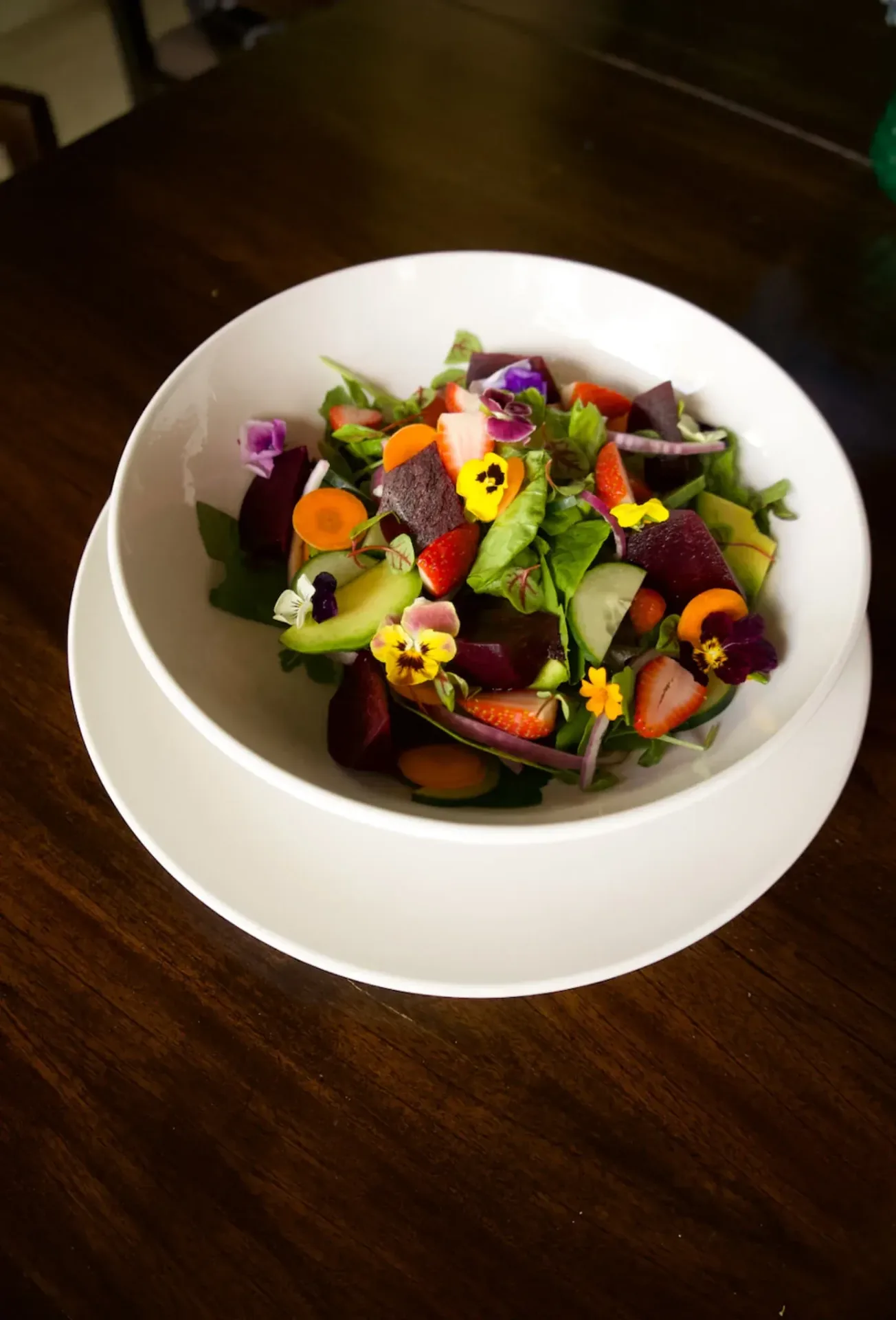 Chiriqui garden salad with edible flowers